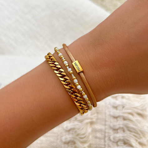 Witte en gouden kralen armband