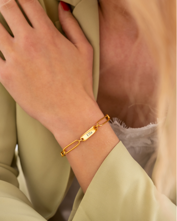 Chunky chain armband met naam in de kleur goud