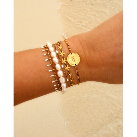 Gouden armband met bloemetjes 