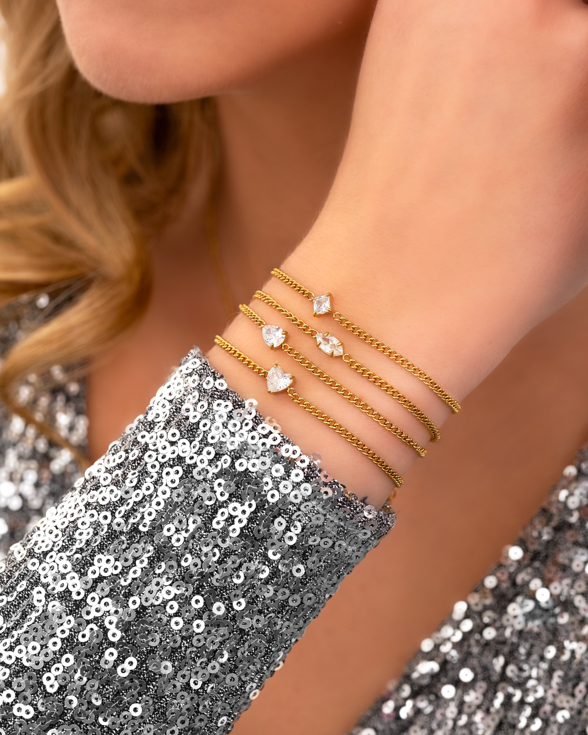 Arm met mix van de armband sparkle collectie