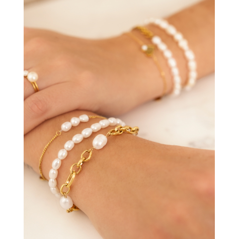 Chain and pearl bracelet goudkleurig