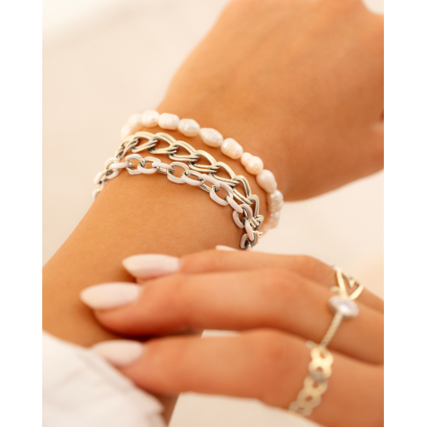 White chain bracelet