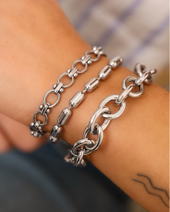 Zilveren armparty met chains