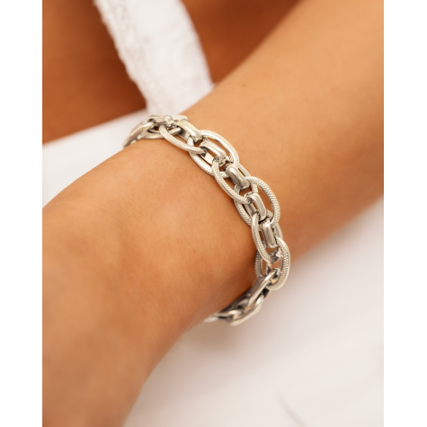 Extra chunky chain bracelet