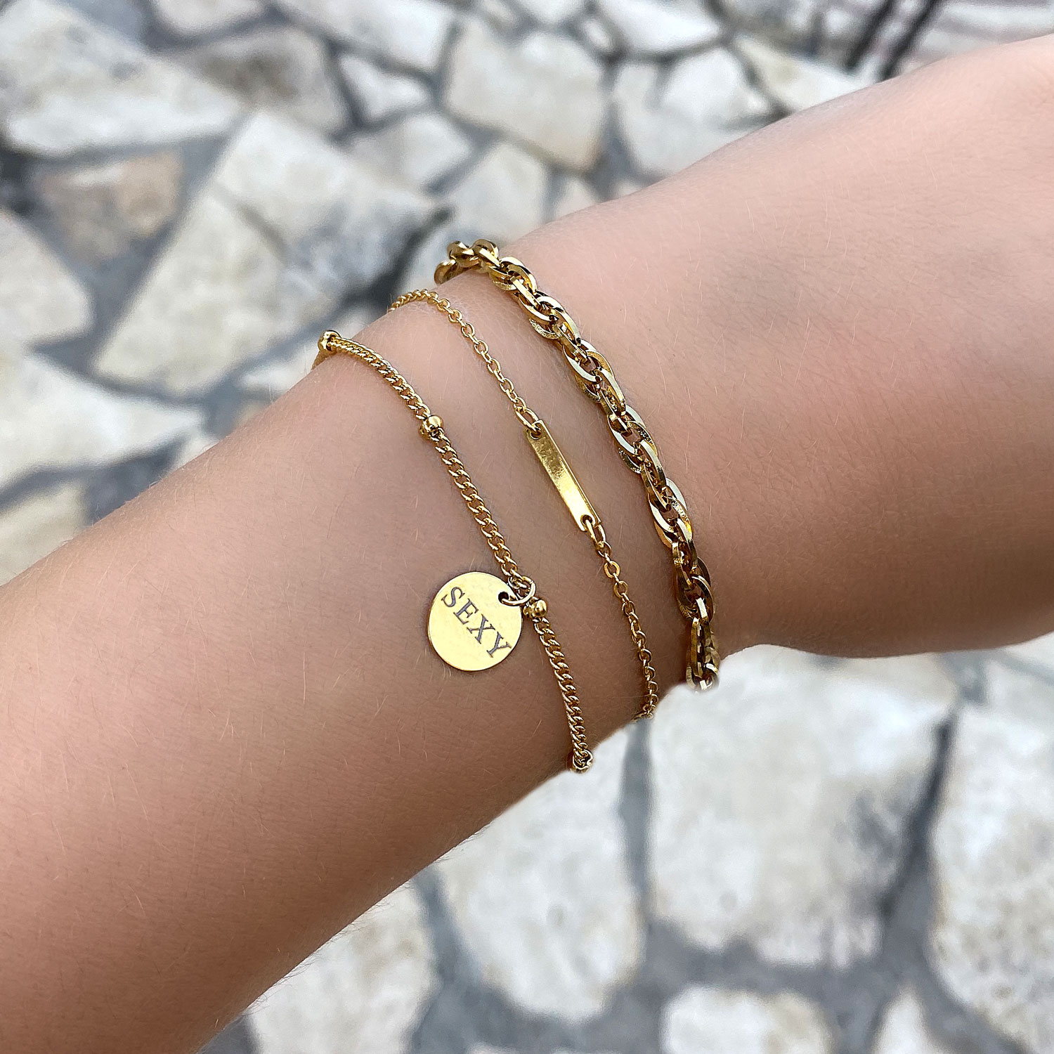 Marxistisch steekpenningen Claire Gouden armbandjes met GRATIS gravering | Shop via finaste.nl