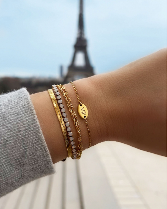 Gouden armbanden in parijs