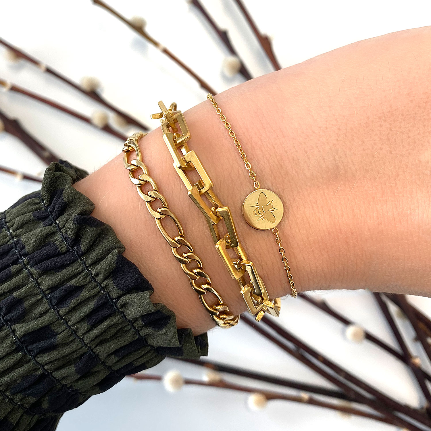 Leuke gouden armband met een trendy look voor iets leuks