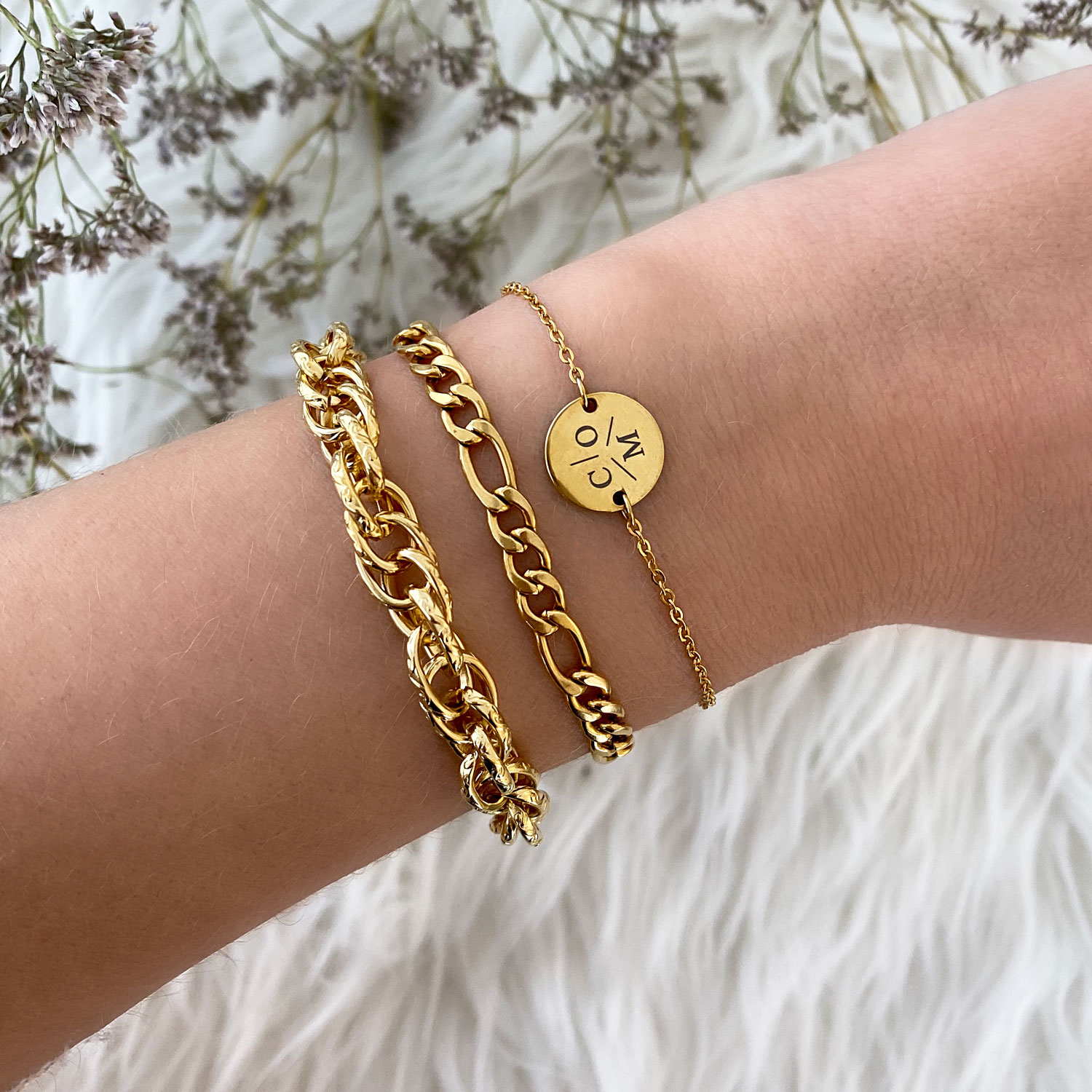 Gouden armparty inspiratie met schakelarmbanden