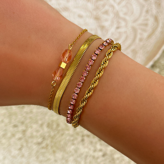 helper Ongepast opslag Armband met pink stones & cube goudkleurig | Shop Finaste.nl