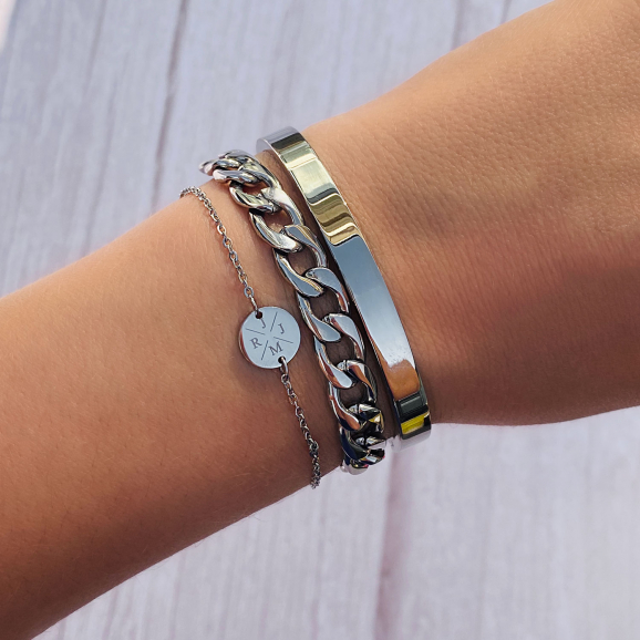Armband 4 letters met mini coin