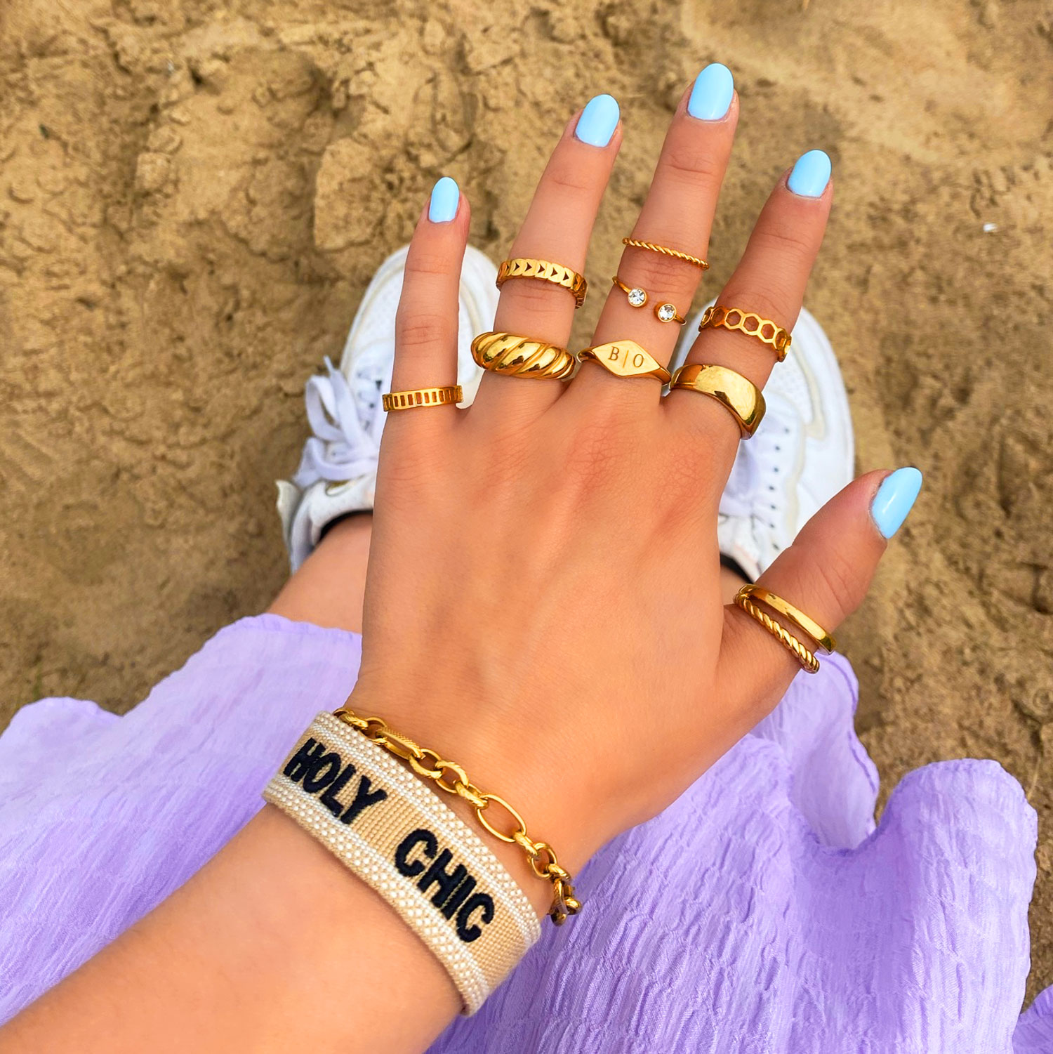 mix van gouden armbanden