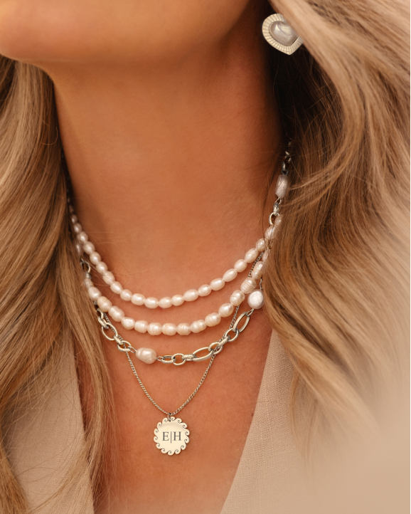Zilveren necklaceparty met parels
