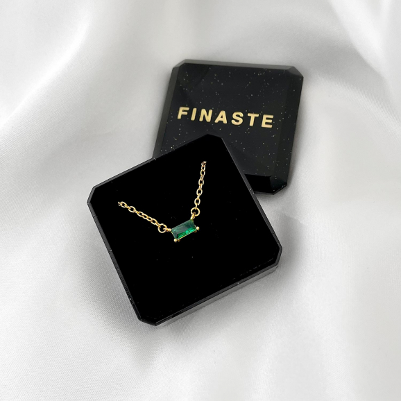 Ketting little emerald stone goldplated