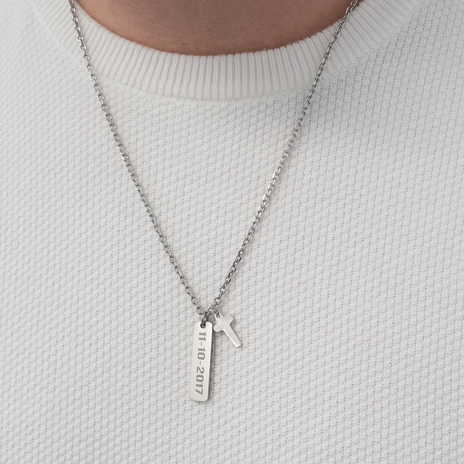 Zilveren fijne ketting met kruisje