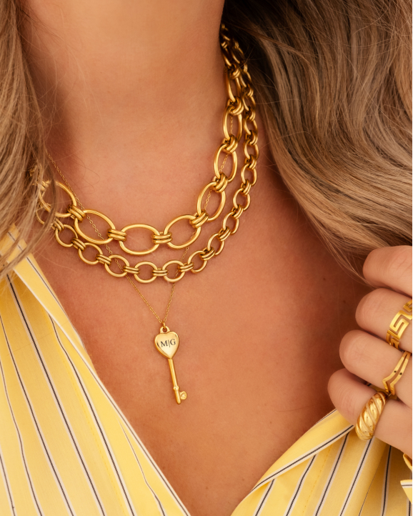 Gouden necklaceparty met chains