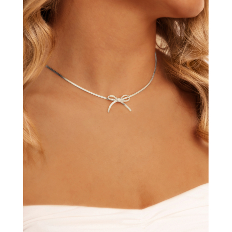 Trendy bow necklace zilverkleurig