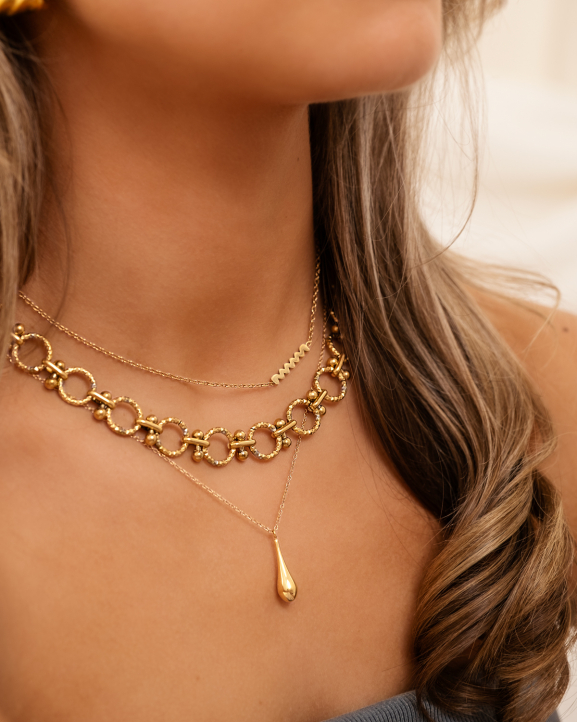 Gouden necklaceparty met teardrop