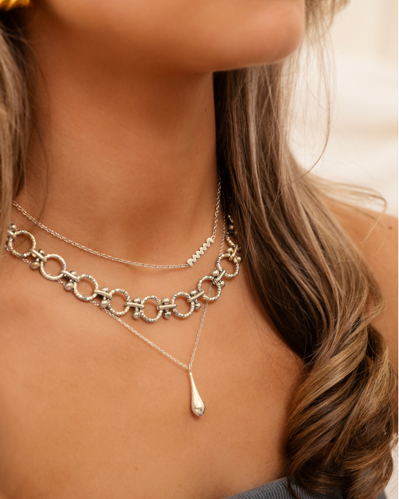 Zilveren necklaceparty met teardrop