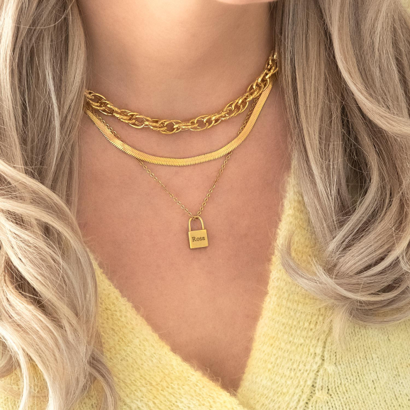Gouden necklace layering combinatie