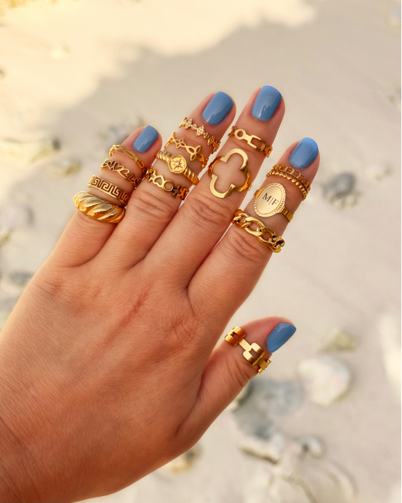 Gouden ringparty met blauwe details
