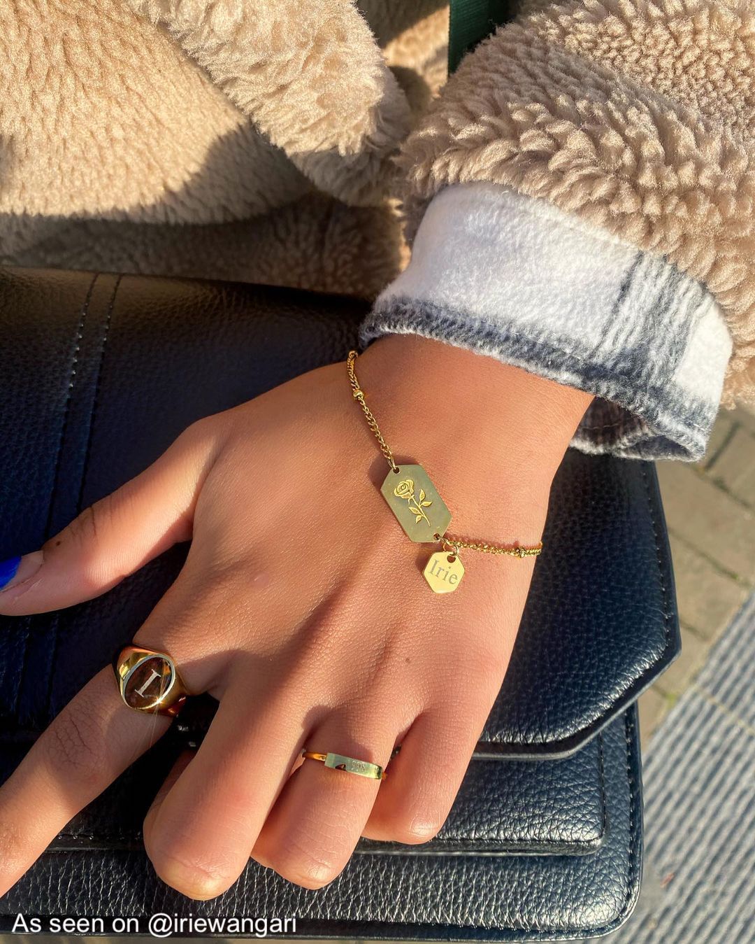 Influencer met ringen en armband van Finaste