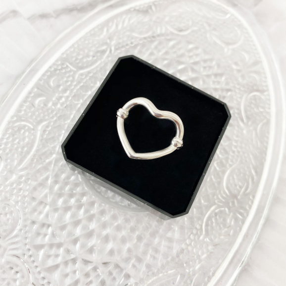 Mooie zilveren hartjes ring in doosje