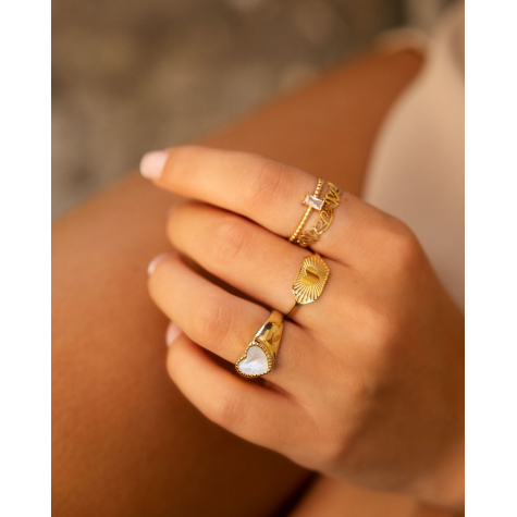 Fashionista ring sea shell goudkleurig 