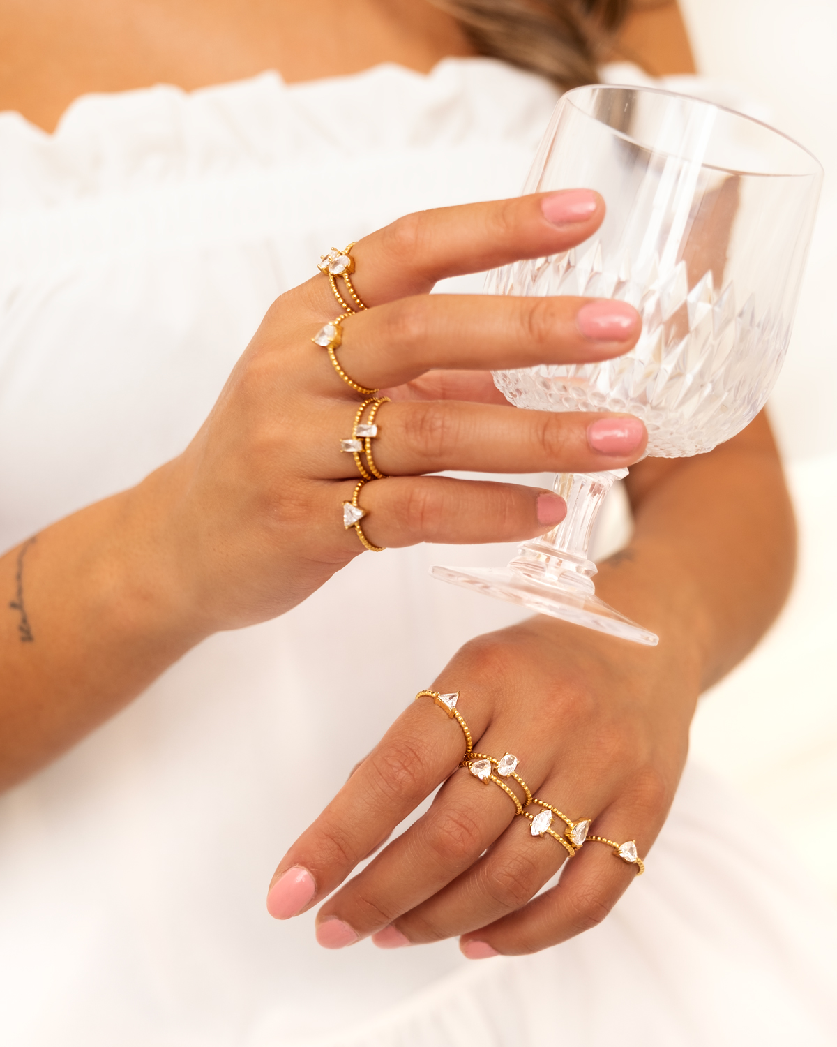 Influencer ring triangle goudkleurig