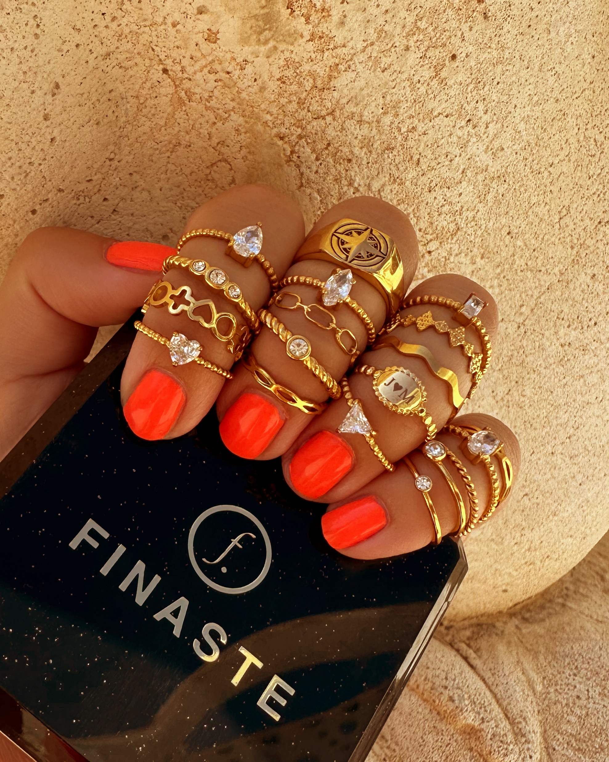 Influencer ring glam goudkleurig