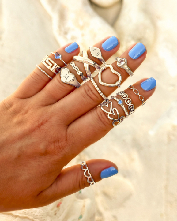 Zilveren ringen met blauwe steentjes