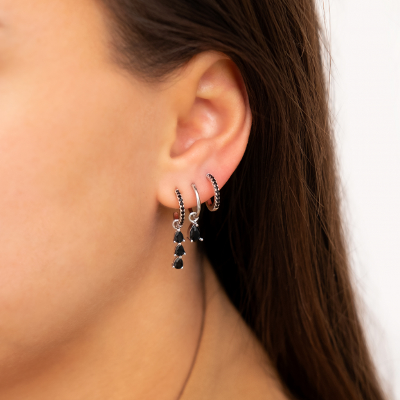 Exclusive black drop earrings