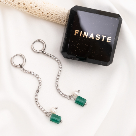 Tennis Earrings Emerald & Pearl 