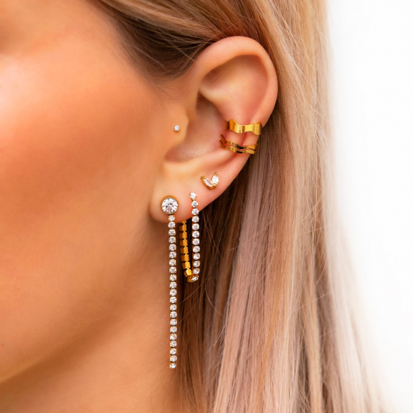 last Stoffelijk overschot versieren Tennis oorbellen met kettinkje goud kleurig | Finaste oorbellen