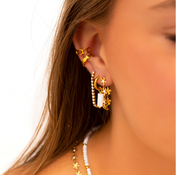 Gouden oorbellen met witte details