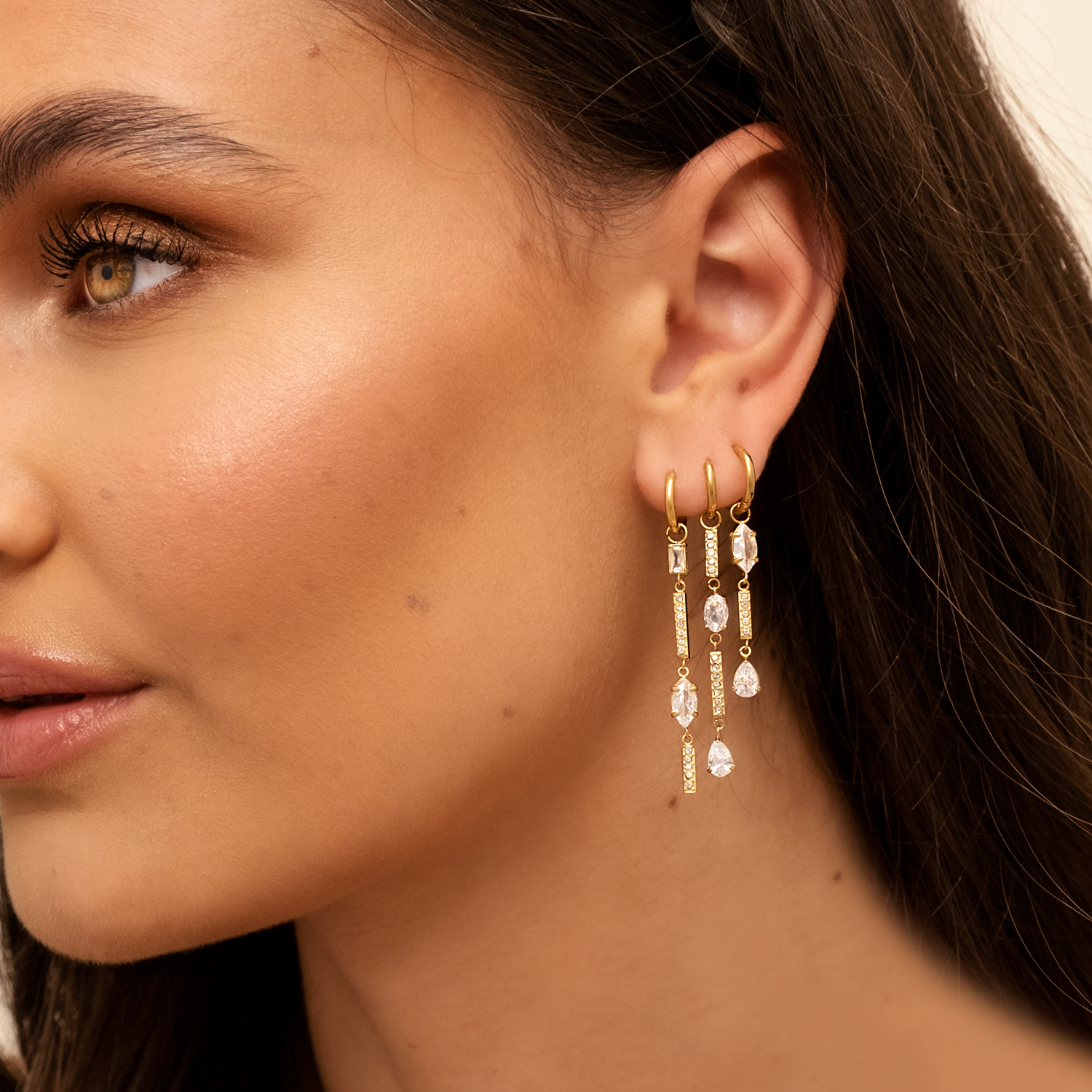 Exclusive crystal drops earrings goldplated