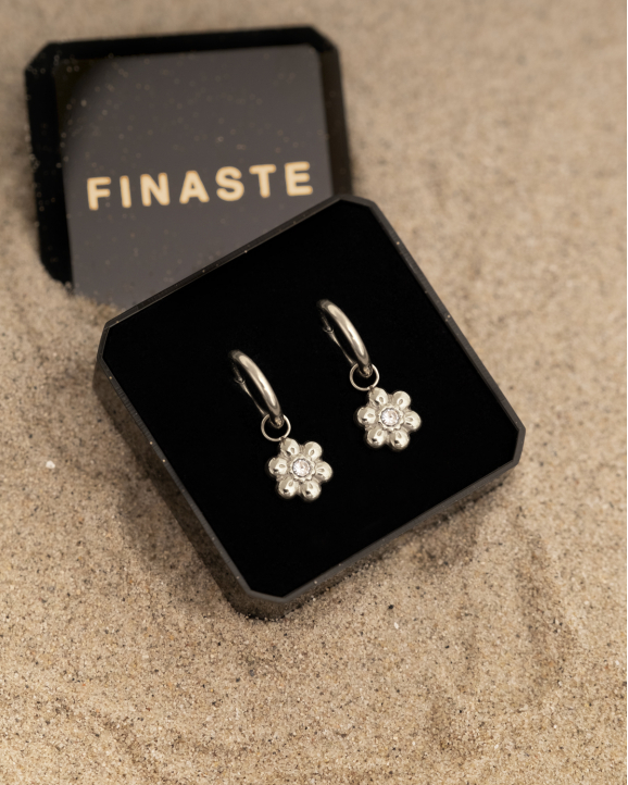 Earrings daisy flower