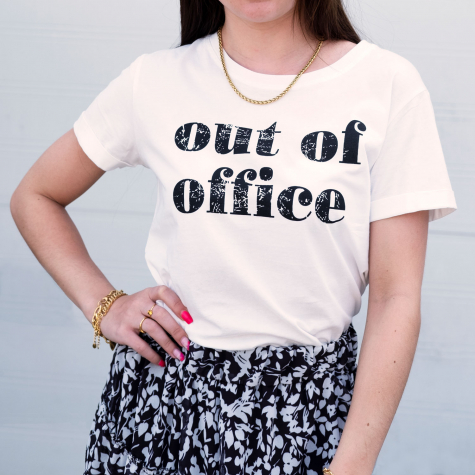 T-shirt Out of office