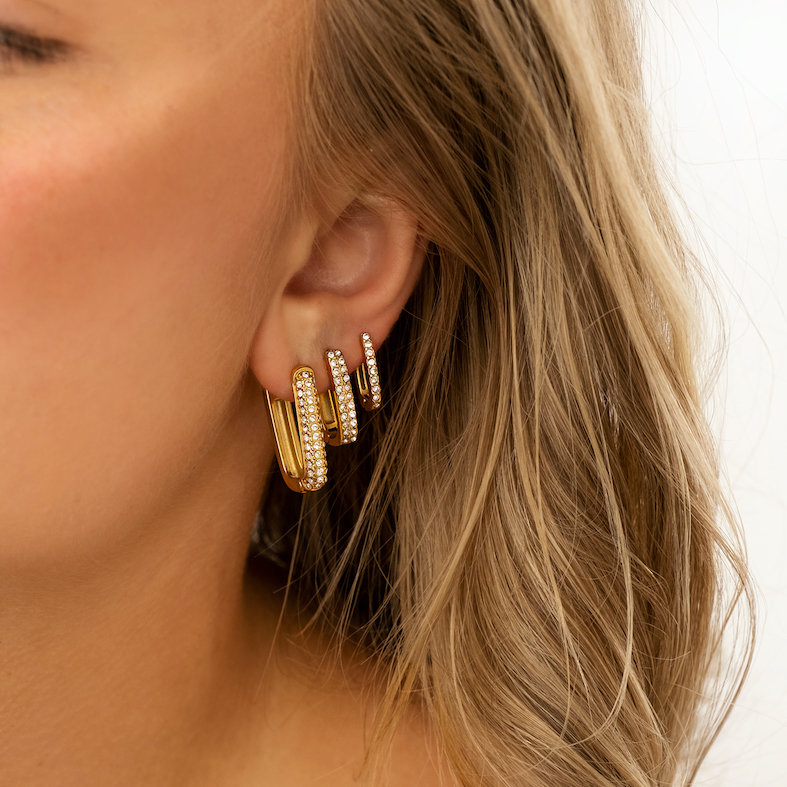 gouden earparty met steentjes