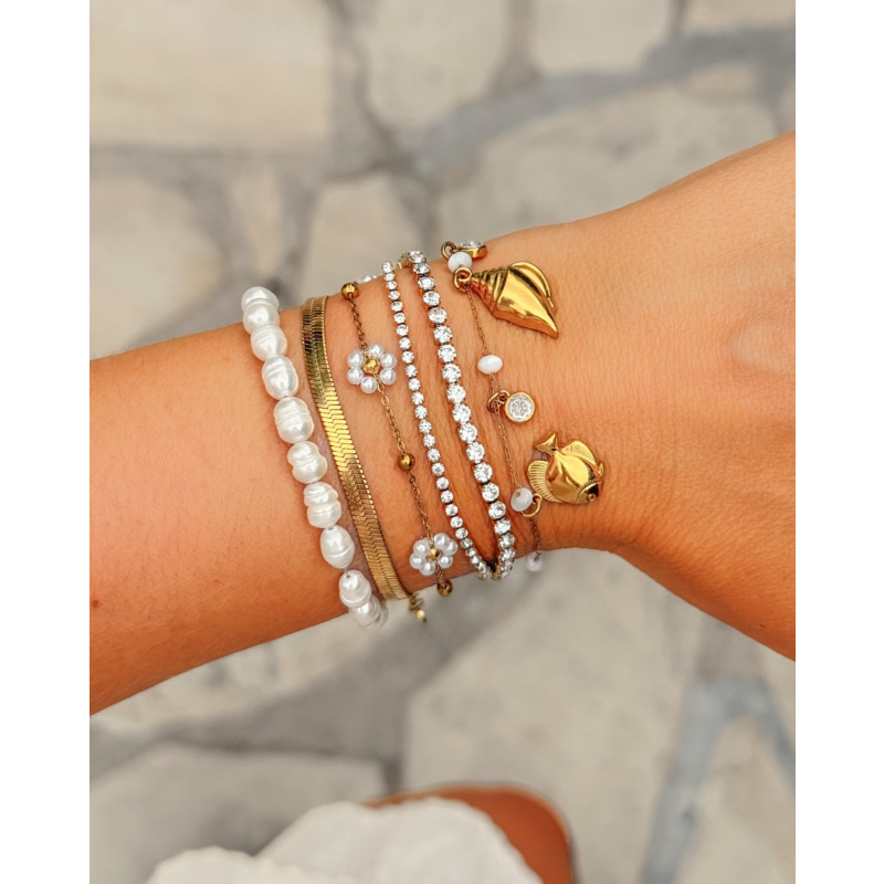 Armband met bloemetjes goudkleurig