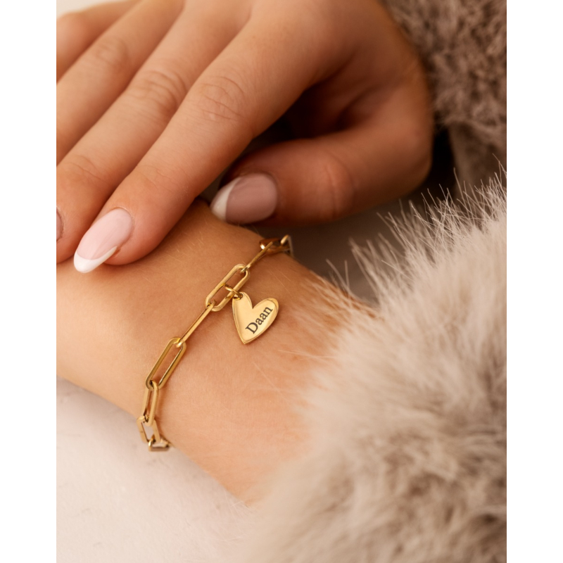 Letter armband hartje goudkleurig