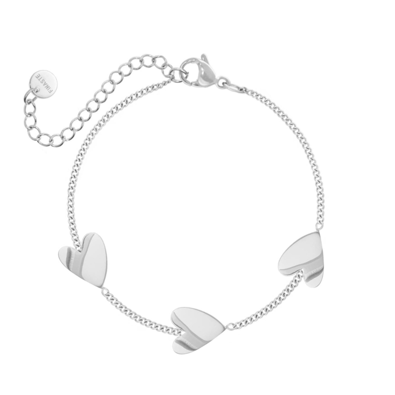 Armband met hartjes