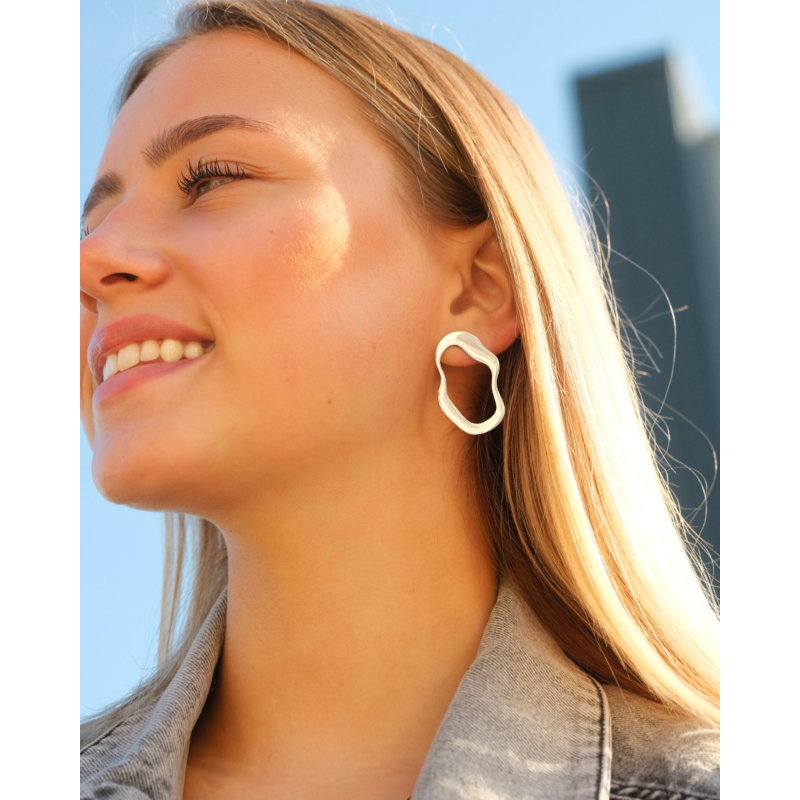 Organic stud oorbellen