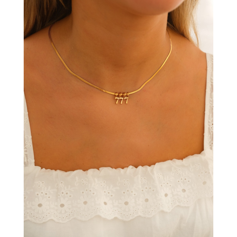Lucky number bedelketting goudkleurig
