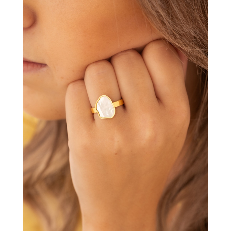 Musthave ring sea shell goudkleurig