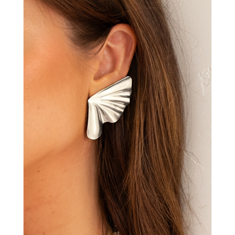 Statement schelp oorbellen