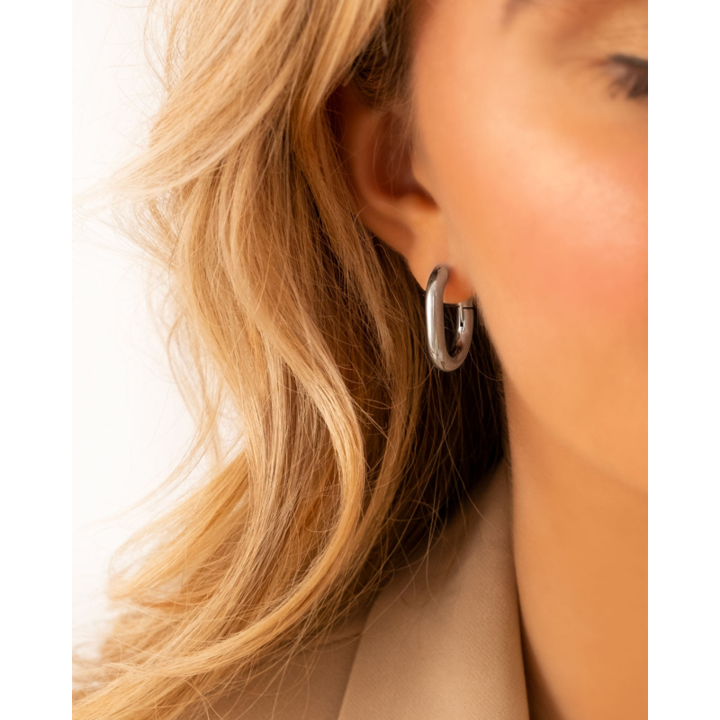 Chunky oval hoop earrings