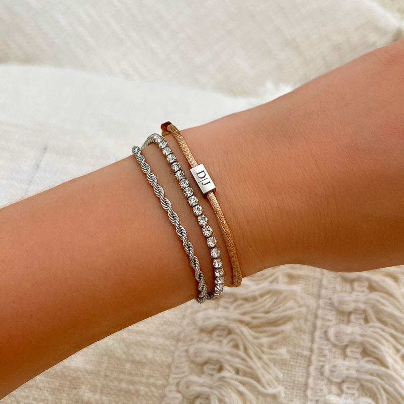 Satin initial armbandje nude 