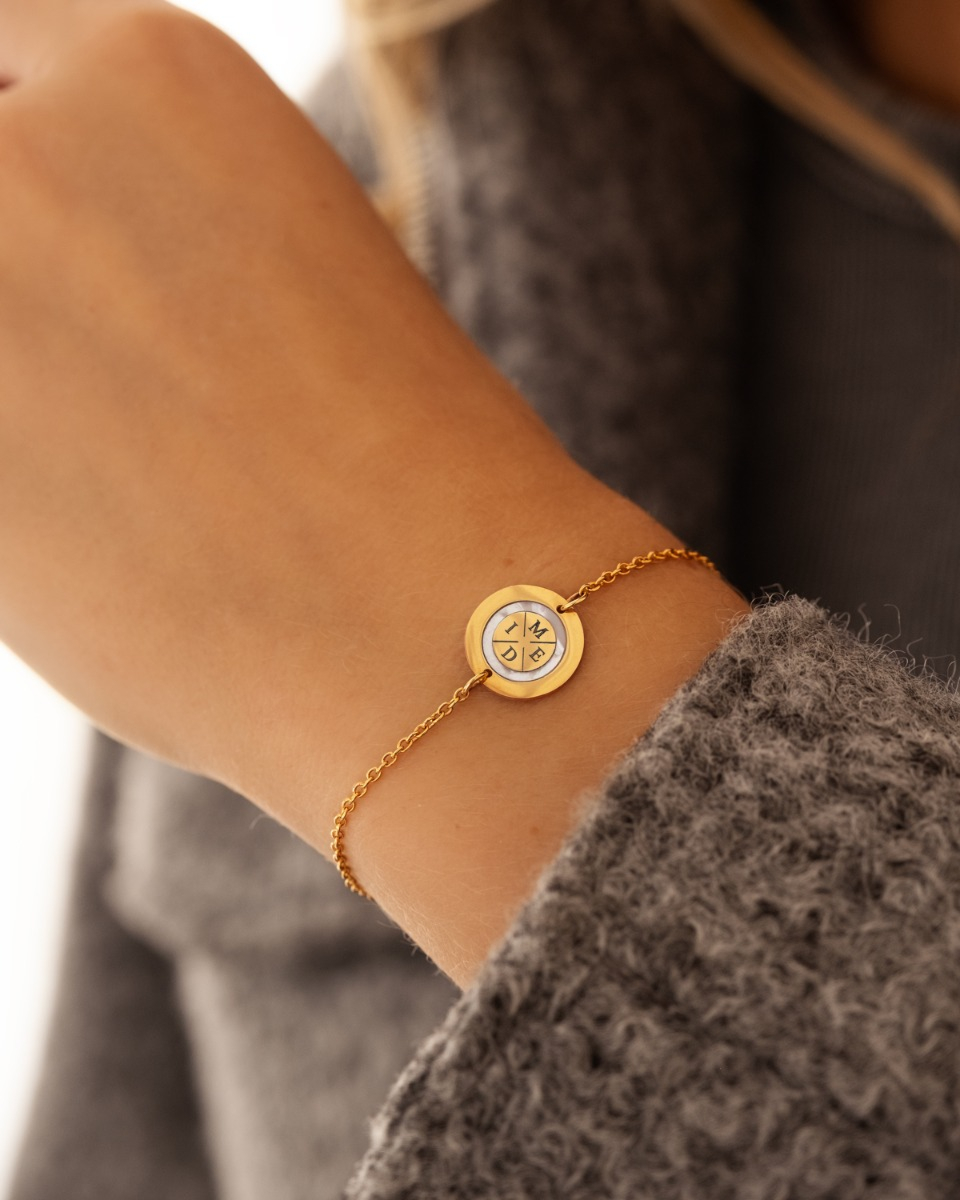 4 initial armband goud om pols