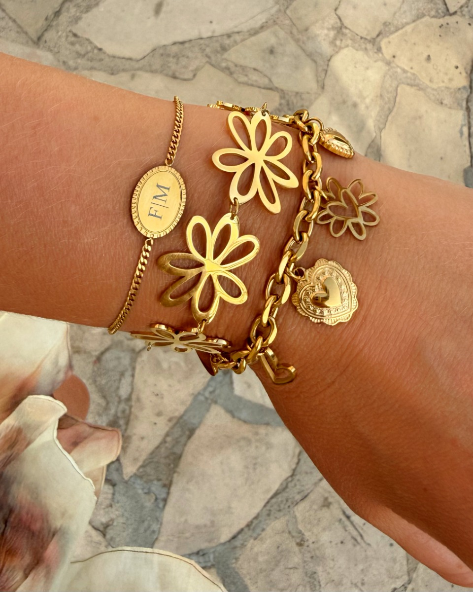 Armband met hartjes bedels goudkleurig