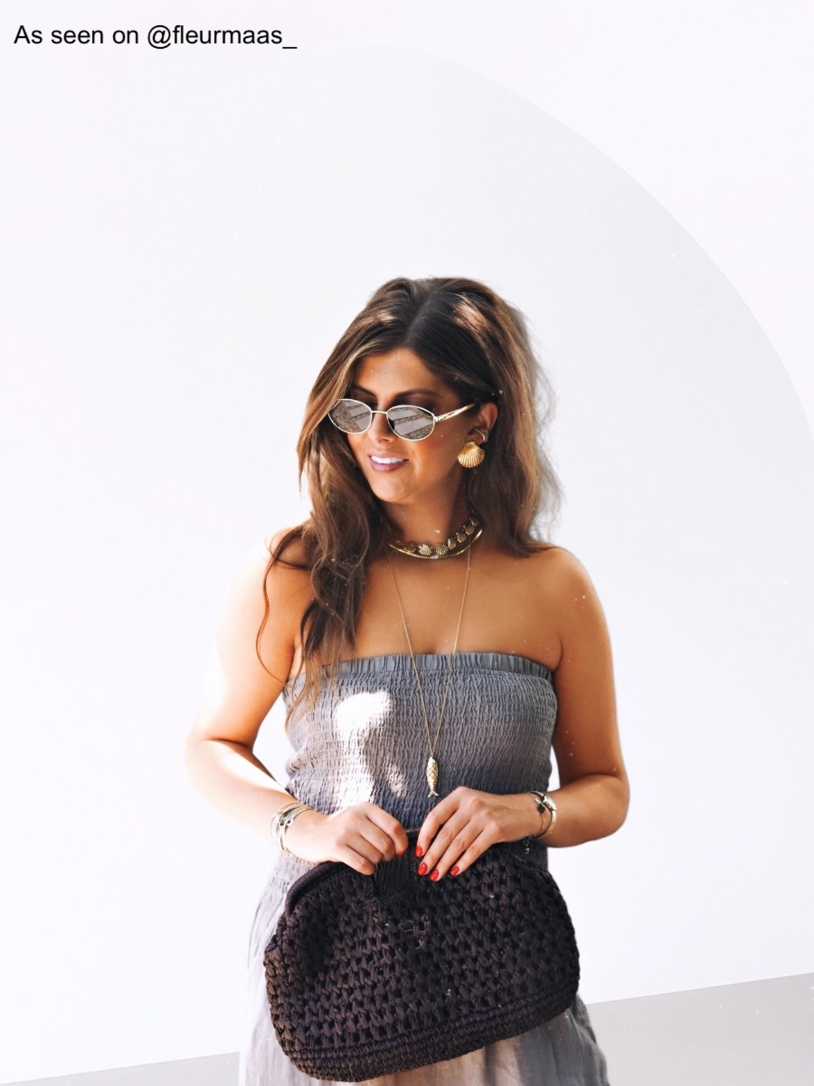 Influencer draagt zomer sieraden
